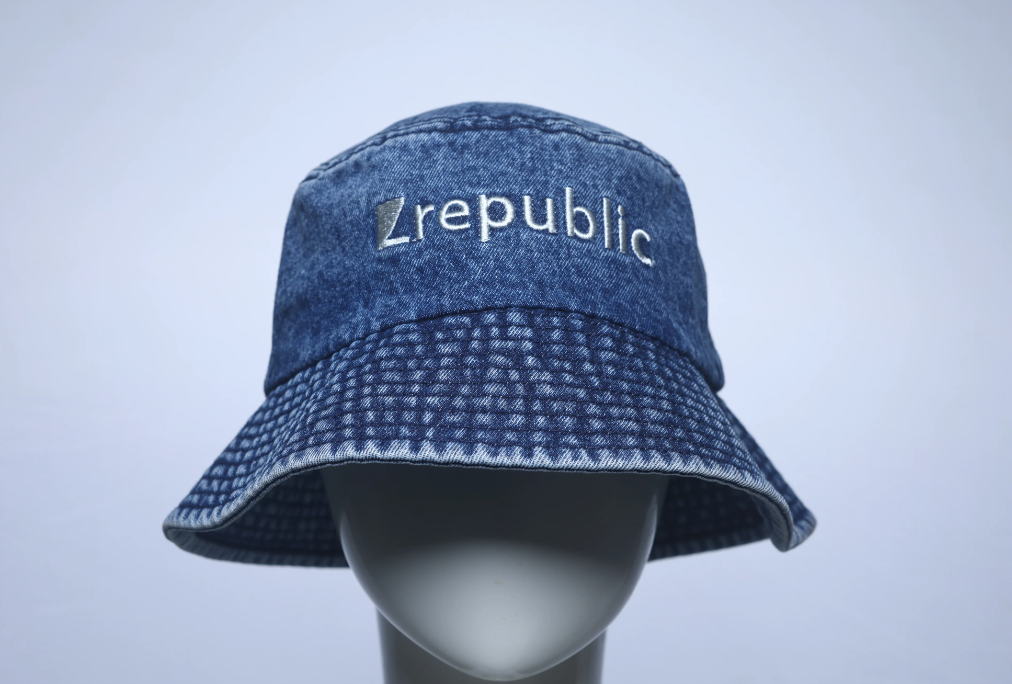 Accessories: Hat
